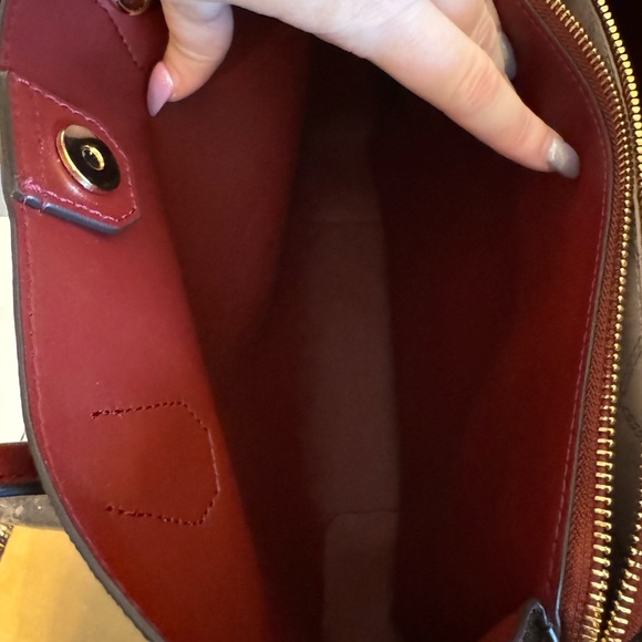 Michael Kors shoulder bag with matching wallet set - Picture 16 of 17